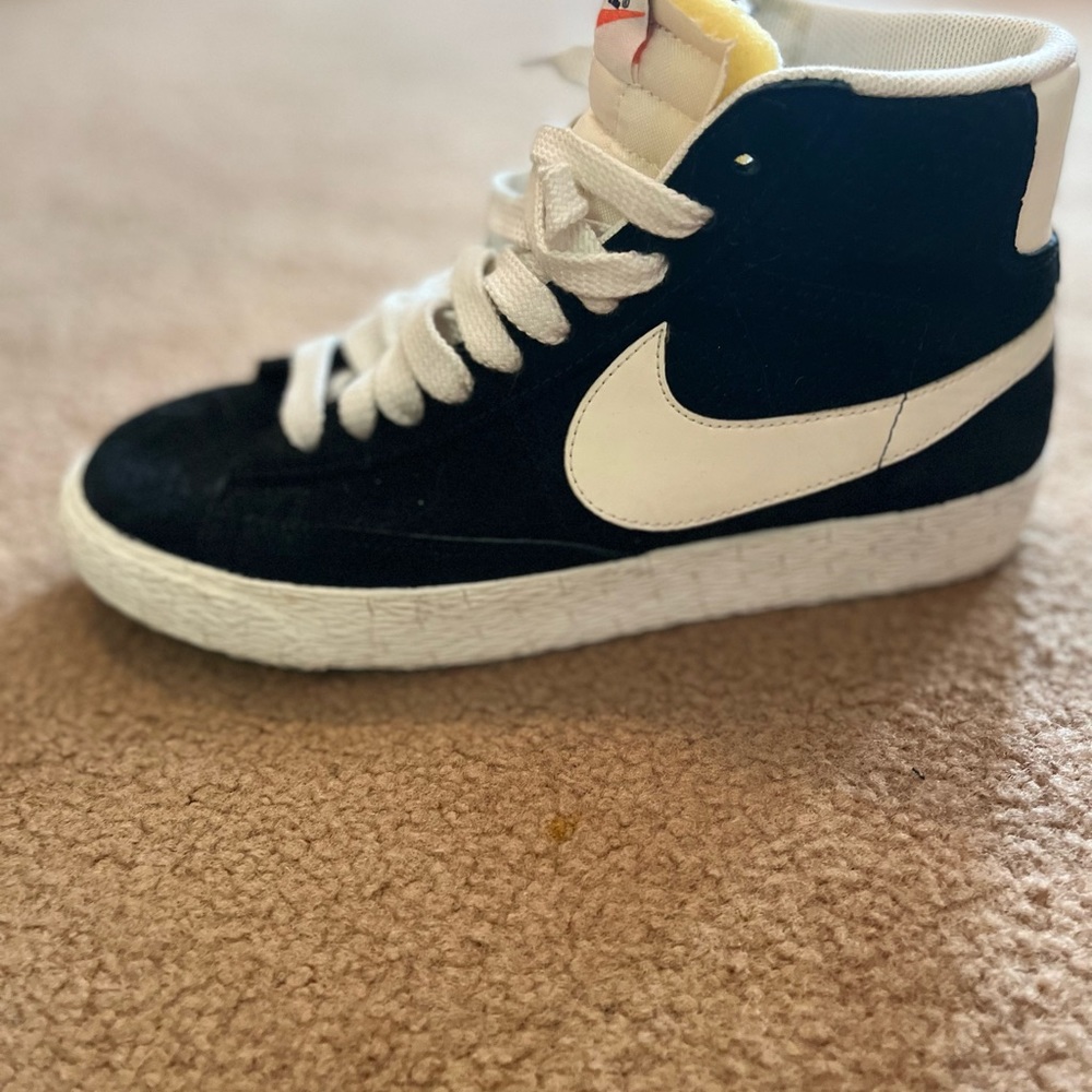 Nike old school kicks